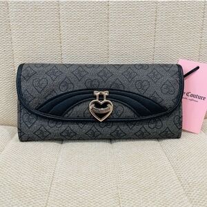 🖤🔹️Juicy Couture 🔹️Black Precious Moments Single Gusset Flap Clutch